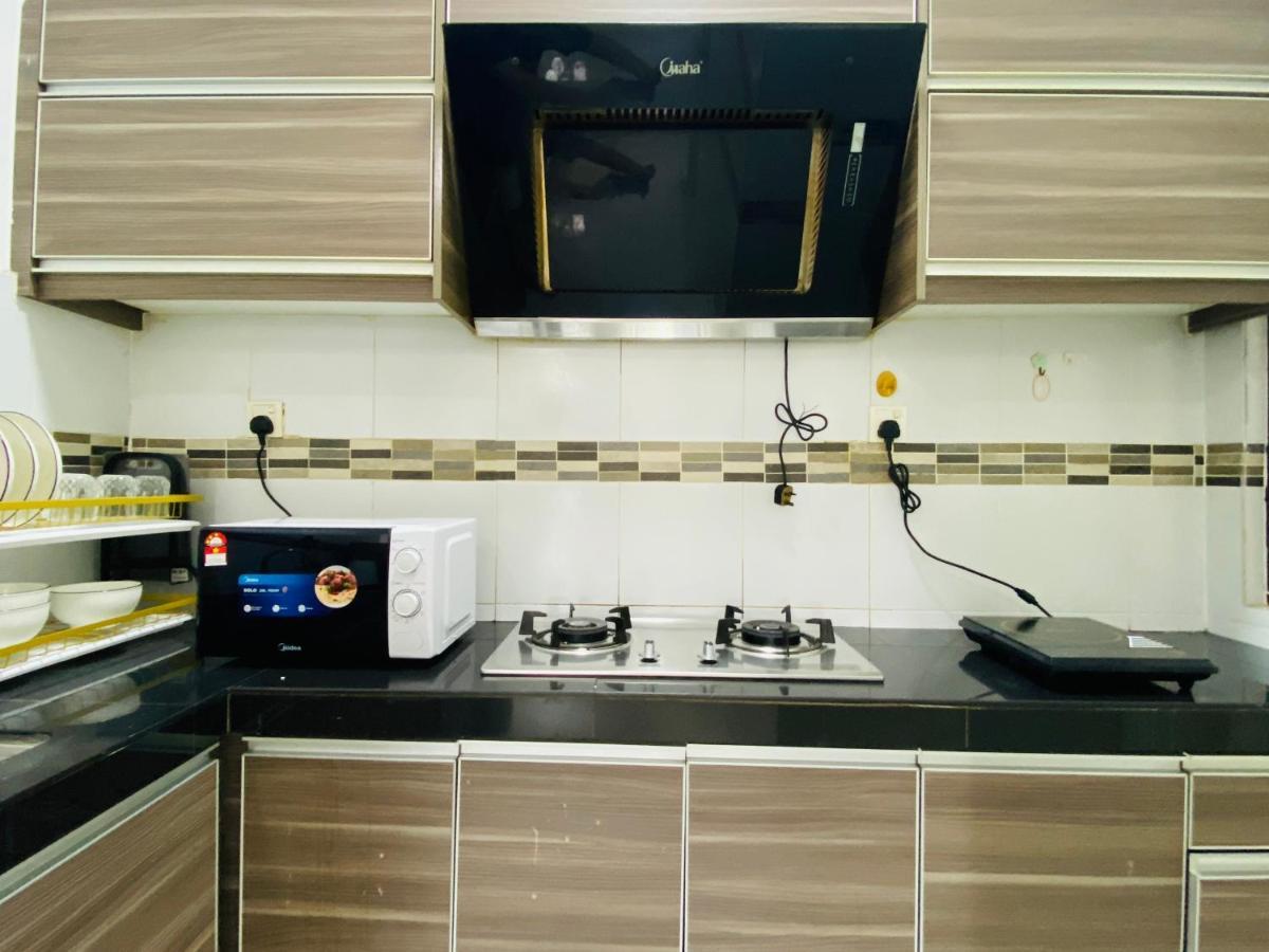 Cozy 1-10 Pax 4Qbeds 2Sbeds Shah Alam Sec7, I-City Ngoại thất bức ảnh