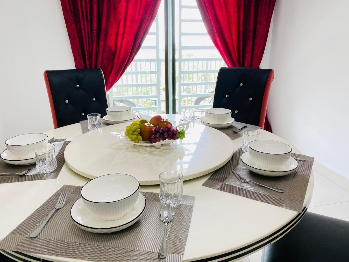 Cozy 1-10 Pax 4Qbeds 2Sbeds Shah Alam Sec7, I-City Ngoại thất bức ảnh